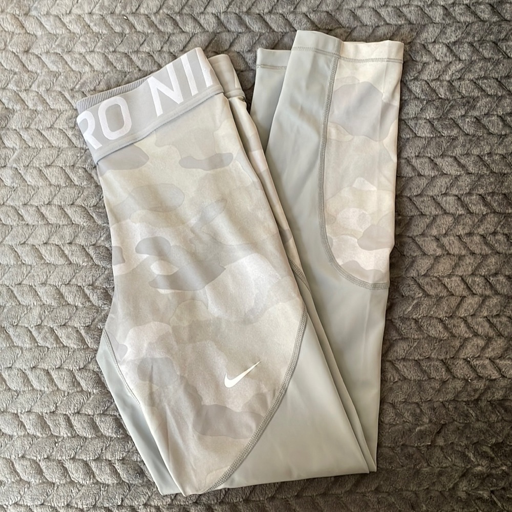 Nike Pro White Camo Leggings